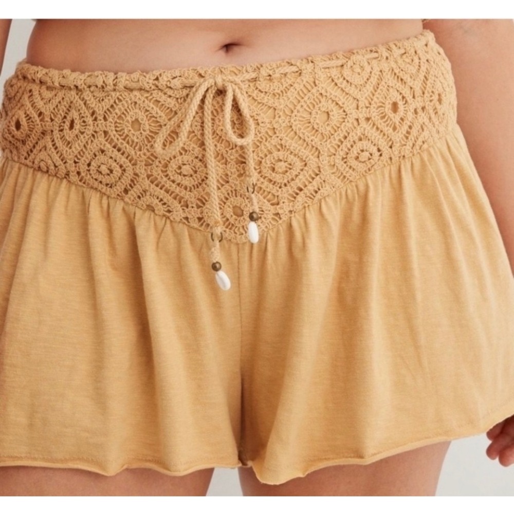 Aerie Crochet Trim Boho Shorts Yellow Beachy Shell‎ Tassel Size Large